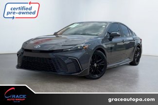 Used 2025 Toyota Camry SE image 1