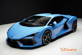 Used 2024 Lamborghini Revuelto image 1