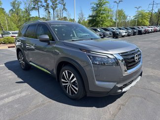 New 2025 Nissan Pathfinder Platinum image 1