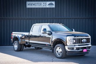 New 2025 Ford F350 4x4 Crew Cab DRW Super Duty image 1