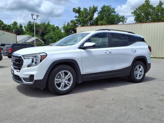 Used 2024 GMC Terrain SLE w/ Driver Convenience Package image 1