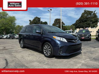 Used 2020 Toyota Sienna LE image 1