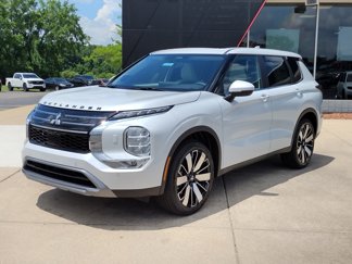 New 2025 Mitsubishi Outlander SE image 1