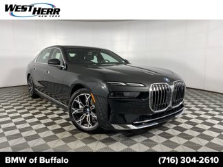 Used 2025 BMW i7 xDrive60 image 1