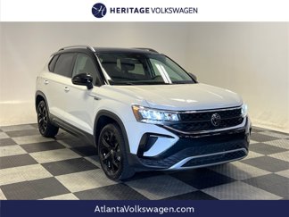Certified 2024 Volkswagen Taos SE w/ Panoramic Sunroof Package image 1