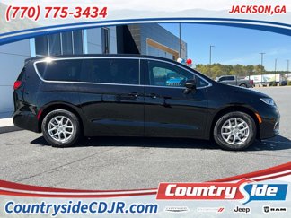 New 2025 Chrysler Pacifica Select image 1