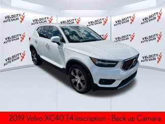 Used 2019 Volvo XC40 T4 Inscription image 1