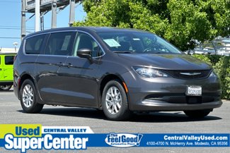 Certified 2023 Chrysler Voyager LX image 1