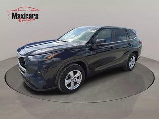 Used 2023 Toyota Highlander LE image 1