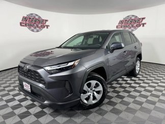 Used 2024 Toyota RAV4 LE image 1