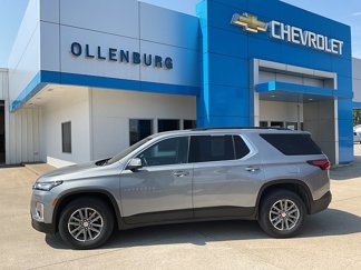 Used 2023 Chevrolet Traverse LT image 1