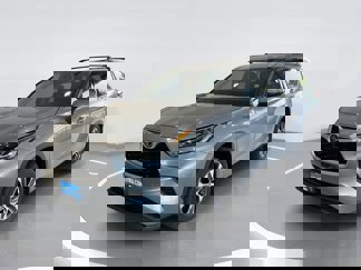 Certified 2022 Toyota Highlander XLE image 1