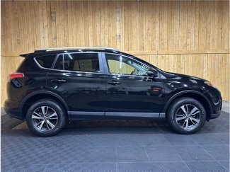 Used 2018 Toyota RAV4 XLE image 1