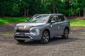 New 2025 Mitsubishi Outlander SEL image 1