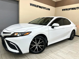Used 2023 Toyota Camry SE image 1