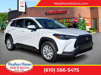 Used 2022 Toyota Corolla Cross LE image 1