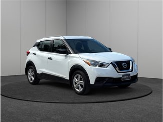 Used 2019 Nissan Kicks S image 1