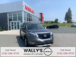 New 2025 Nissan Pathfinder SL image 1