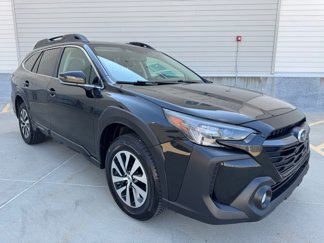 Used 2023 Subaru Outback Premium image 1