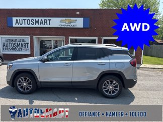 Used 2023 GMC Terrain SLT image 1