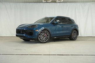 Certified 2025 Porsche Cayenne GTS image 1