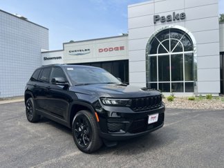 New 2025 Jeep Grand Cherokee Laredo image 1