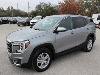 Used 2024 GMC Terrain SLE image 1