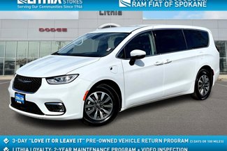 Used 2023 Chrysler Pacifica Touring-L image 1