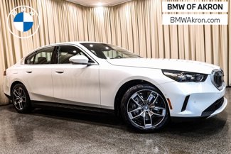 New 2025 BMW i5 xDrive40 w/ Premium Package image 1