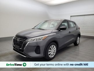 Used 2023 Nissan Kicks S image 1