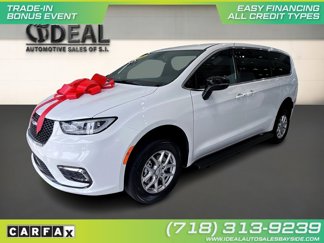 Used 2024 Chrysler Pacifica Touring image 1
