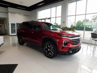 New 2025 Chevrolet Traverse High Country image 1