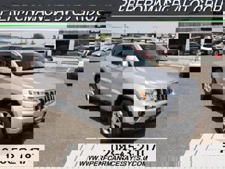 Used 2013 Jeep Grand Cherokee Laredo w/ Laredo E Group image 1