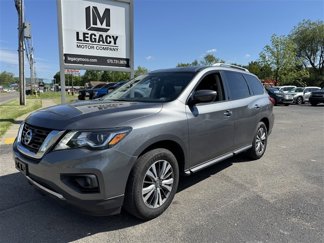 Used 2020 Nissan Pathfinder SV image 1