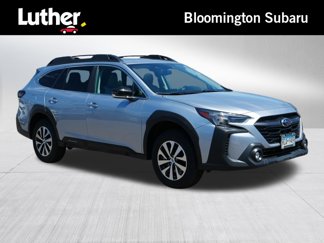 Used 2025 Subaru Outback Premium image 1