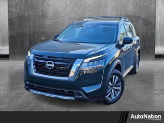 New 2025 Nissan Pathfinder SL image 1