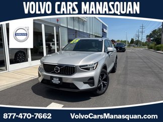 Certified 2025 Volvo XC40 B5 Core image 1