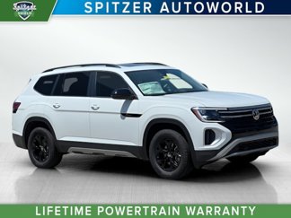 New 2025 Volkswagen Atlas Peak Edition SE image 1