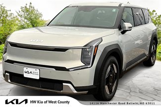 New 2026 Kia EV9 Light image 1