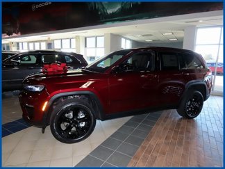 New 2025 Jeep Grand Cherokee Limited w/ Black Appearance Package image 1