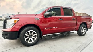 Used 2018 Nissan Titan S image 1