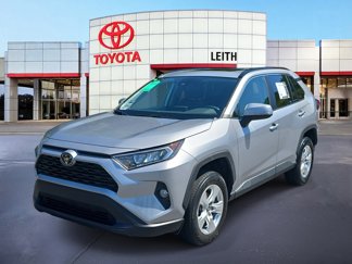 Used 2021 Toyota RAV4 XLE image 1