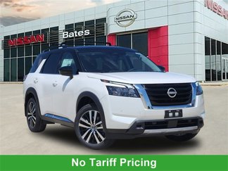 New 2025 Nissan Pathfinder Platinum image 1