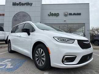 New 2025 Chrysler Pacifica Select image 1