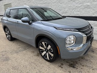 New 2025 Mitsubishi Outlander SEL image 1