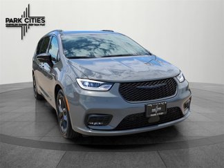 New 2025 Chrysler Pacifica Limited image 1