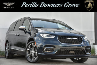 Used 2024 Chrysler Pacifica Pinnacle w/ Trailer Tow Group image 1