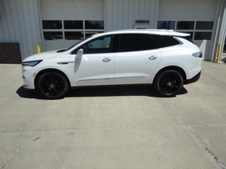 Used 2024 Buick Enclave Essence image 1