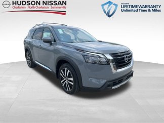New 2025 Nissan Pathfinder Platinum image 1