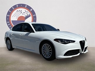New 2024 Alfa Romeo Giulia Sprint image 1